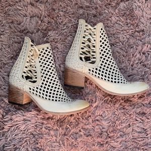 Freebird by Steve Madden